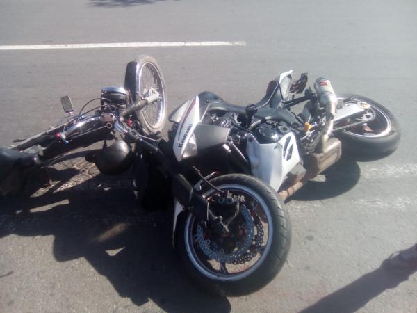 اصطدام دراجتين يُرسل 3 أشخاص إلى المستعجلات بأزيلال