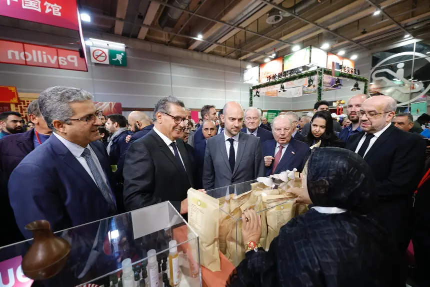 رئيس الحكومة يدشن الجناح المغربي بالمعرض الدولي للفلاحة بباريس