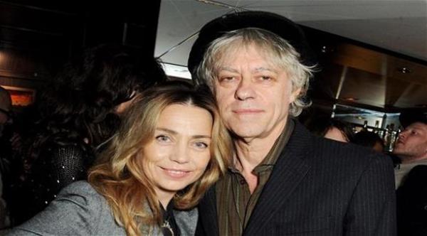 المغني بوب غيلدوف يستضيف 4 عائلات من اللاجئين في منزليه