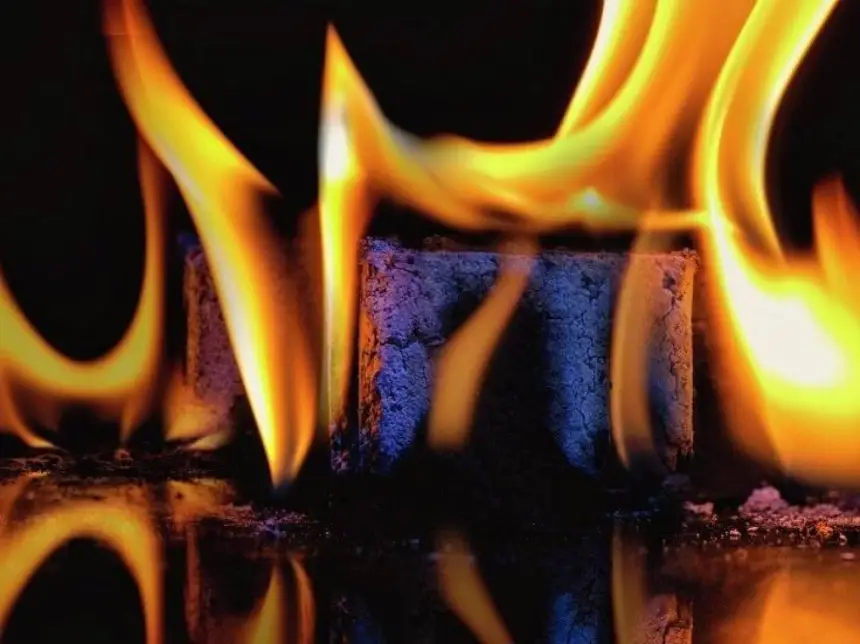 ابتكار بلاستيك مقاوم للحريق يعزز السلامة في البناء والصناعة