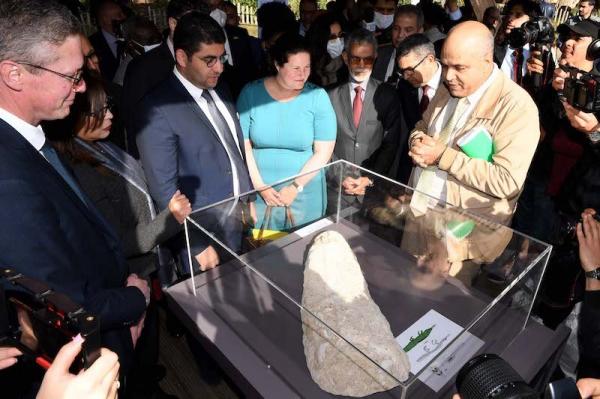 وزيرُ الثّقافةِ: المغربُ استعادَ جُمجمةَ تِمساحٍ يَبلغ عُمرها 56 مليونَ سنة اكتُشفت بالمغربِ عام 2014