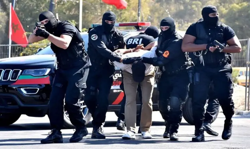 فرقة مكافحة العصابات تعتقل مرتكب عملية سطو مسلح على وكالة بنكية بفاس