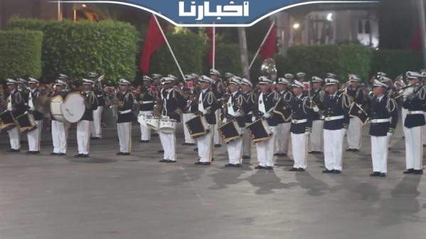 الفرقة الموسيقية التابعة للبحرية الملكية تبدع في عروض فنية بمناسبة عيد الشياب