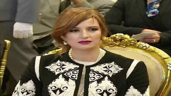 مصمم أزياء مصري معروف يكشف عن سبب لقائه بالأميرة لالة سلمى