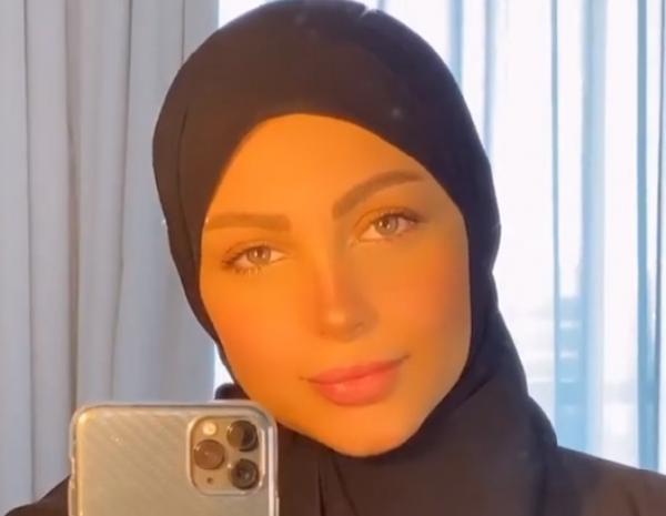 "نهيلة باربي" تعلن ارتداءها الحجاب وتحذف جميع صورها السابقة (صورة)
