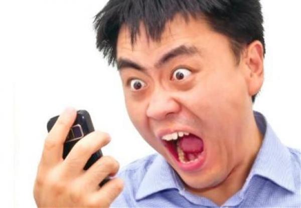 9 أضرار صحية تسببها الهواتف الذكية لمستخدميها