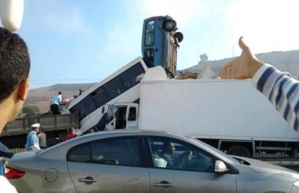 18 جريحا في حادث اصطدام 10 عربات متحركة على الطريق المداري الرباط - سلا