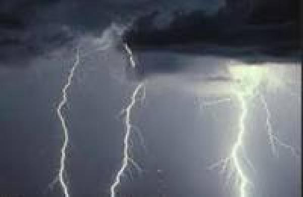 في نشرة انذارية، مديرية اﻻرصاد تحذر من عواصف رعدية بهذه المناطق