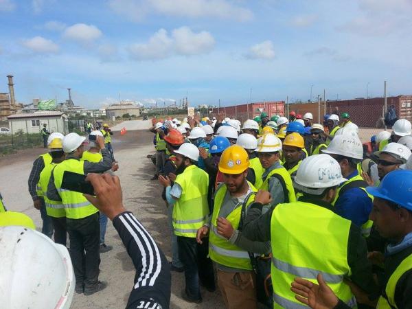 إحتجاجات لعمال شركة باتي كيش بالجرف الأصفر بالجديدة