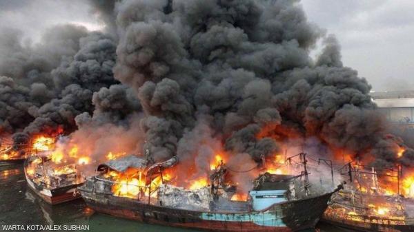 شرارة لحام واحدة في المكان الخطأ تتسبب في احتراق عشرات السفن