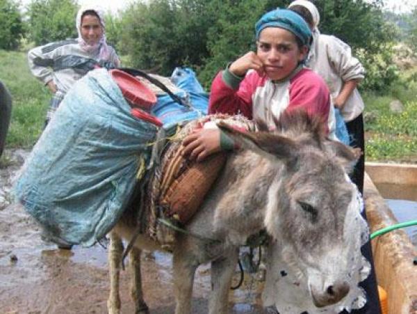 البام يطالب بوزارة خاصة بالعالم القروي لفك العزلة و بنكيران يرد :إيوا نديرو المغرب كلو وزارات وصافي