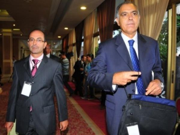 15 جمعية تقدم شكاية ضد الخازن العام و وزير المالية السابق في قضية عطيني نعطيك