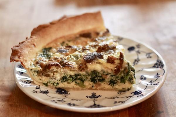 فطور صحي: بيض بالفلفل الأخضر والسبانخ