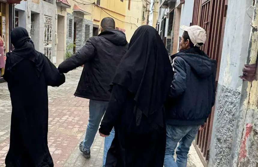 استنفار أمني بالقصر الكبير.. توقيف “منقبتين” للاشتباه في ترصد أطفال ومحاولة اختطافهم