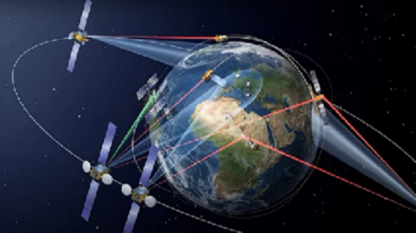 الولايات المتحدة تعمل على تطوير وسائل فضائية مقاتلة صغيرة لتعطيل الأقمار الصناعية الروسية