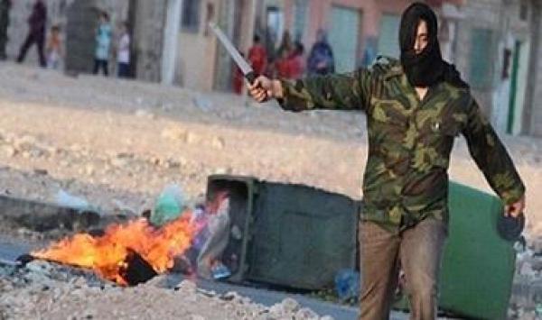 ملثمون يهاجمون دورية أمنية بالعيون و يتسببون في اصابة شرطي و احراق سيارة أمن