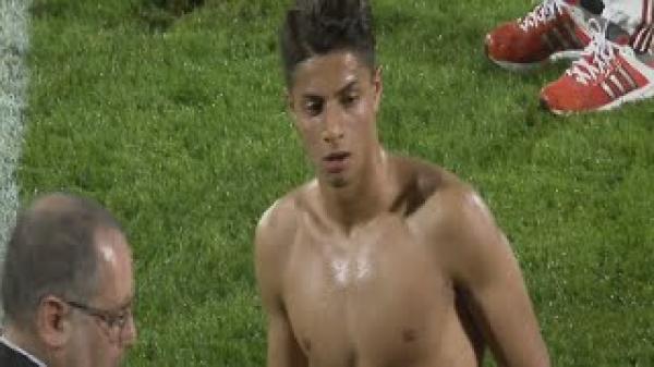 محللوا قناة دبي الرياضية يتحدثون عن الموهبة المغربية بنادي ميلان هشام مستور أمام الريال