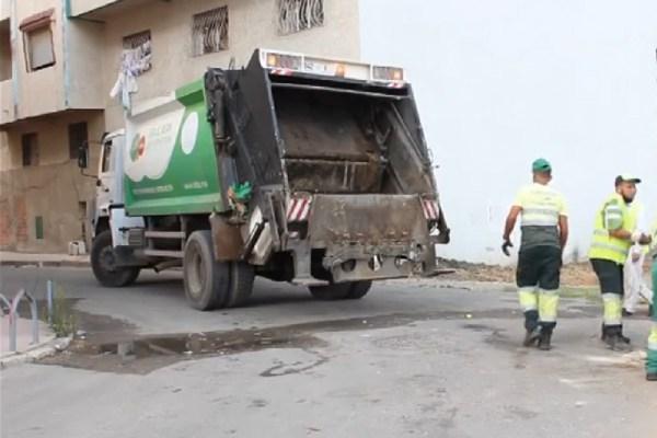 عامل نظافة يفارق الحياة داخل شاحنة جمع الأزبال بالدار البيضاء في مشهد مروع