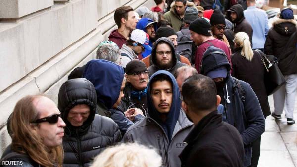 طوابير طويلة من المواطنين بعد تشريع  الماريغوانا في كندا