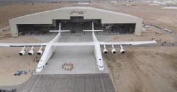 بالفيديو.. أكبر طائرة في العالم