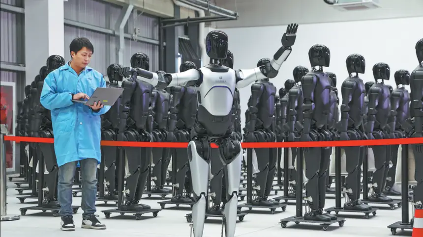 الصين تُدخل أول روبوت بشري ذكي للعمل في أخطر البيئات الصناعية