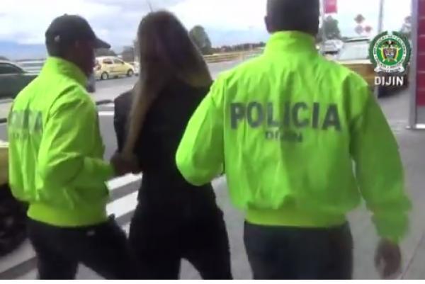 بالفيديو: عارضة أزياء تختطف منافستها وتعذبها