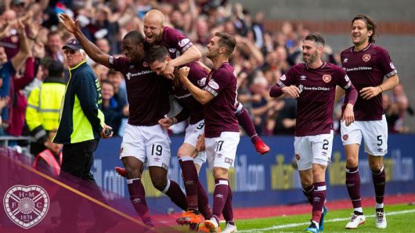 نادي هارتس الاسكتلندي يطلب من لاعبيه تخفيض أجورهم