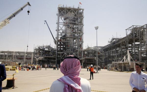 كواليس الحرب الخفية التي تدور رحاها داخل منظمة "الأوبيك بين السعودية وروسيا "