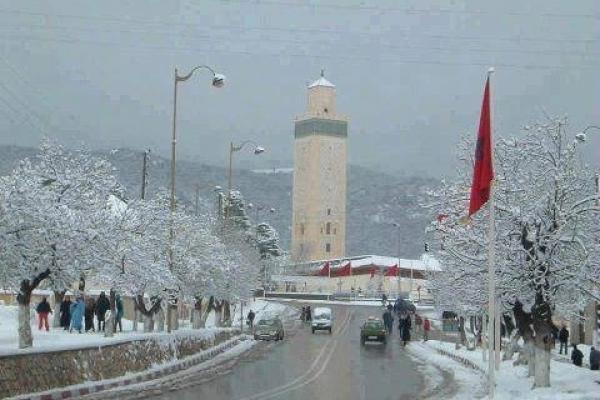 المرجو الحذر...زخات مطرية وثلوج وانخفاض كبير في درجات الحرارة بعدة مناطق مغربية