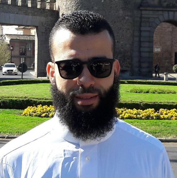 بعد جدل دعم الفنانين: "الشاب رزقي".. كلما تذكرت أنني كنت مغنيا تملأ قلبي الحسرات