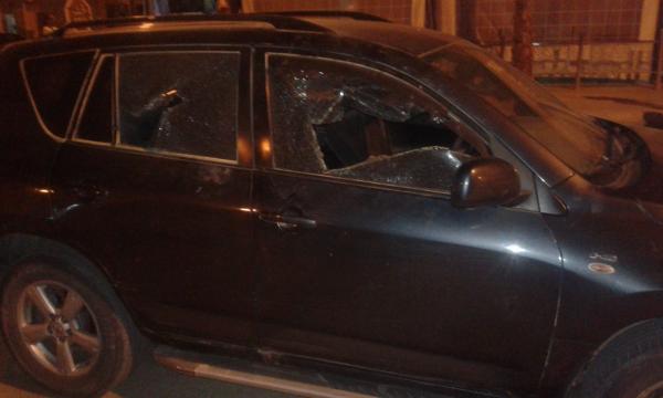 بالفيديو.. محاولة قتل مستخدم مقهى بالسيف بالسمارة من أجل السرقة