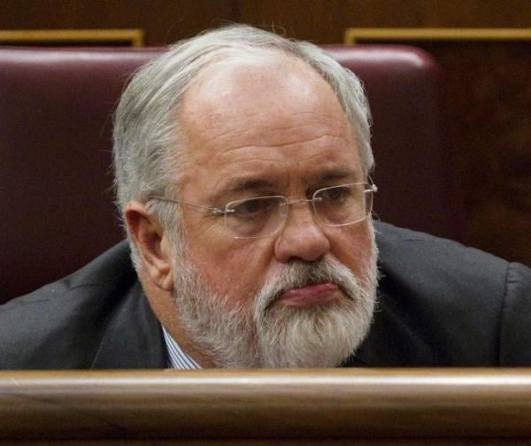 اختيار وزير الفلاحة الإسباني أرياس كانيتي على رأس لائحة الحزب الشعبي في انتخابات البرلمان الأوروبي