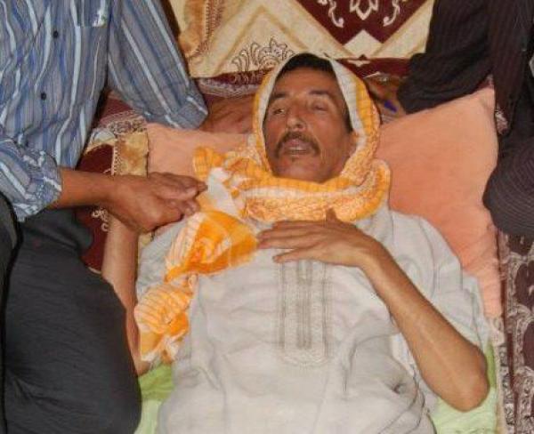 أخبارنا تحكي تفاصيل مؤلمة لحالة الفنان الأمازيغي“حسن ايت العاتي”الذي يصارع الموت ونداء لإنقاذه