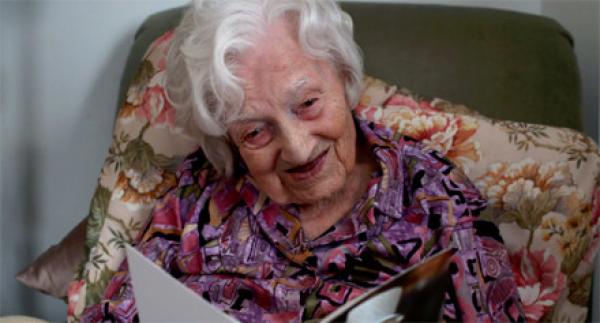 الموت يغيب أكبر معمرة في بريطانيا عن عمر ناهز الـ 113 عاما