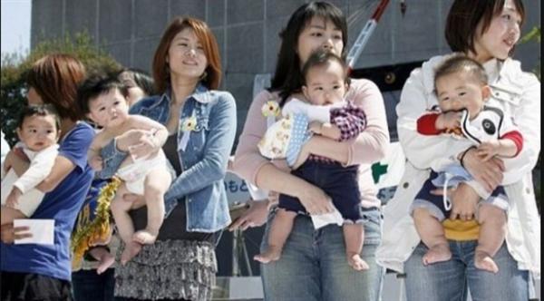 أكثر من 30% من الآباء والأمهات في اليابان يرغبون في إنجاب المزيد من الأطفال