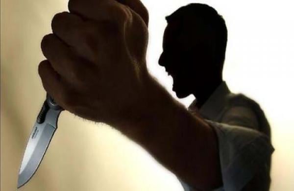 فرنسي يسدد 17 طعنة لجاره المغربي ويصرخ : " أنا ربك،  أنا إسلامك"