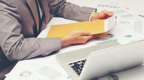 رجل يواجه السجن لانتهاكه خصوصية ابنه الصغير