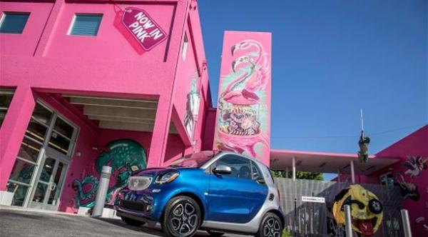 سمارت تطلق أيقونتها الكهربائية أبريل المقبل