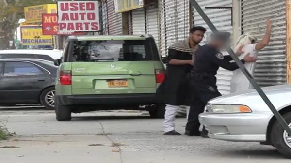 فيديو يبرز عنصرية الشرطة الأمريكية تجاه المسلمين