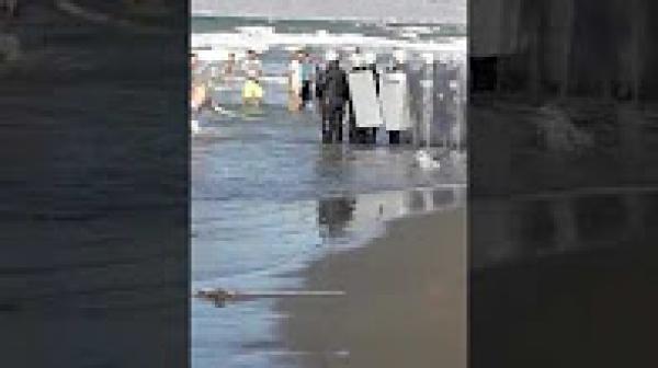 الحسيمة: قوات الأمن تتدخل لتفريق متظاهرين وسط البحر