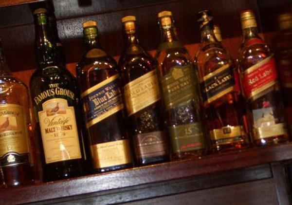 حزب الوردة يقترح الزيادة في الضريبة على الخمور و هذا هو رد الحكومة