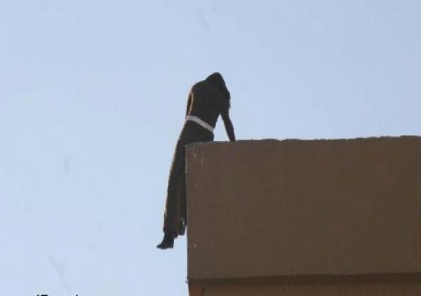 أمن البيضاء يعتقل طالبا  للاشتباه في تورطه في قضية الطالبة التي سقطت من سطح عمارة