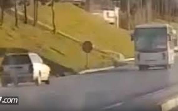 سائق يقود عكس السير على طريق طنجة وتطوان