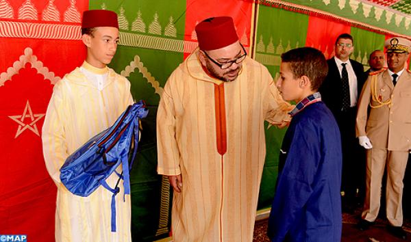 جلالة الملك يعطي بطنجة الانطلاقة الرسمية للموسم الدراسي 2016- 2017 والمبادرة الملكية "مليون محفظة"