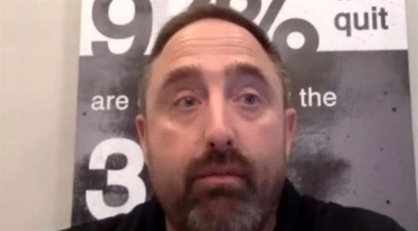 أمريكي يصبح أغنى رجل في العالم بسبب خطأ بنك مصرفي