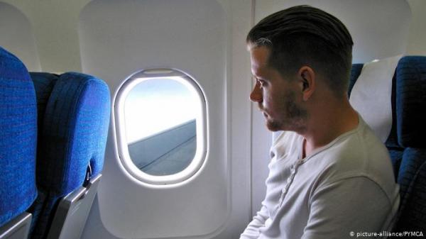 إلى محبي الجلوس على مقاعد النوافذ في الطائرة .. حذاري من هذا الخطر الذي لا تحس به !