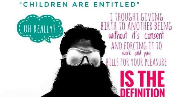 هندي يقاضي عائلته لأنهم أنجبوه دون أخذ موافقته !