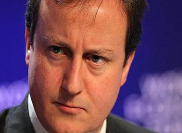 كاميرون يعتذر بعد نسيان اسم الفريق الذي يشجعه