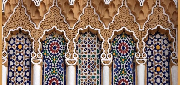 وزارة الشباب والثقافة تَخرج عن صمتها وتَكشف موقفها من "الزليج المغربي" المنسوب إلى الجزائر