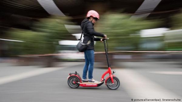 مصرع نجمة يوتيوب لندنية في حادث سير يثير أسئلة